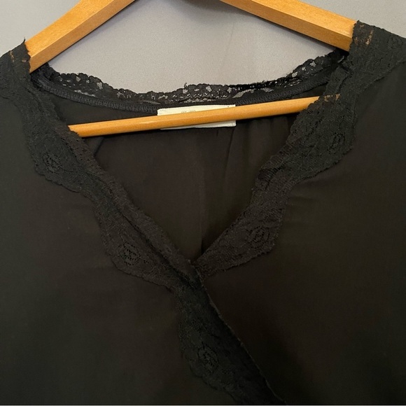 Abercrombie & Fitch Women’s Top Blouse  Faux wrap size S
Black long sleeve - Picture 2 of 7